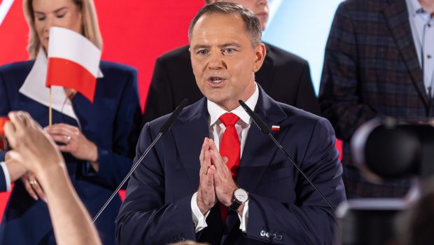 Președintele naționalist al Poloniei respinge legea care permite țării să ia 44 de miliarde de euro din împrumuturi pentru apărare ale UE