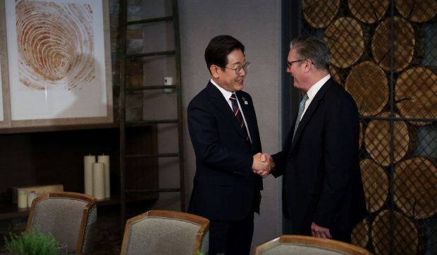 Keir Starmer, gafă jenantă la G7: nu l-a recunoscut pe președintele sud-coreean și a strâns mâna traducătorului