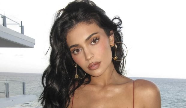 Kylie Jenner a dezvăluit numele medicului estetician la care apelează. Detalii despre operația de implant mamar