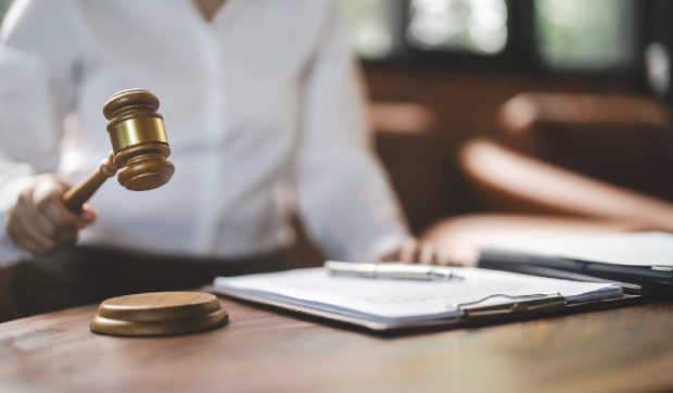 Fabrica din Iași care a împachetat pentru prima dată laptele în pungi în România, scoasă la licitație a doua oară