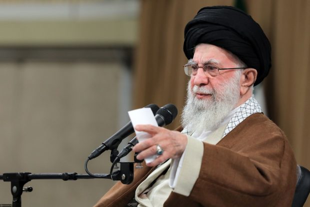 Cine este ayatollahul Ali Khamenei, liderul suprem al Iranului, pe care Israelul îl vrea mort