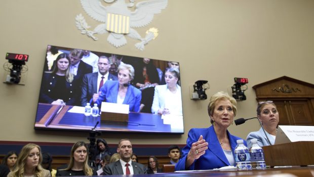 Administrația Trump cere Curții Supreme să-i dea undă verde pentru desființarea Departamentului Educației
