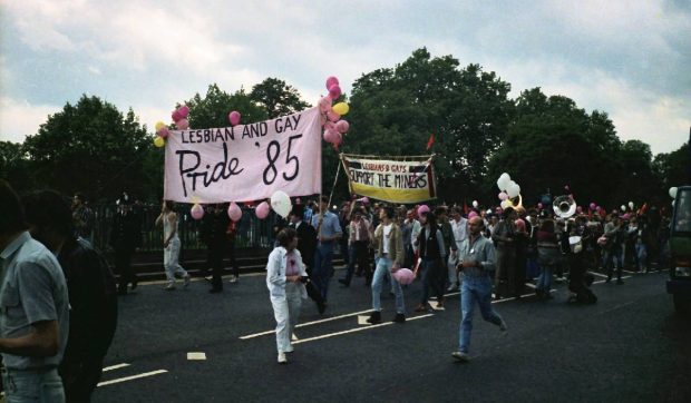 Cum au ajuns minerii galezi „mari și păroși” să conducă marșul London Pride în 1985
