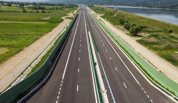 Imagini de la deschiderea noului tronson din Autostrada A1 Sibiu – Pitești: circulația se deschide de astăzi