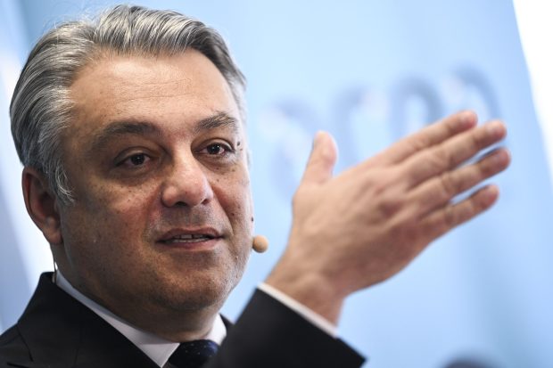 Șeful Renault și-a dat demisia. Directorul Dacia, favorit să îl înlocuiască la conducerea companiei