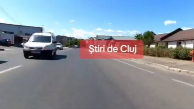 Motociclist din Cluj, la un pas de a fi lovit în plin de un șofer care depășea fără să se asigure: „Nu le pasă de motocicliști”