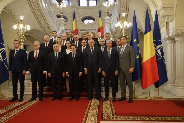 Membrii Guvernului Bolojan au depus jurământul / A fost semnat acordul politic pentru funcționarea Coaliției/ Cum se va face rotativa guvernamentală / Principalele măsuri economice