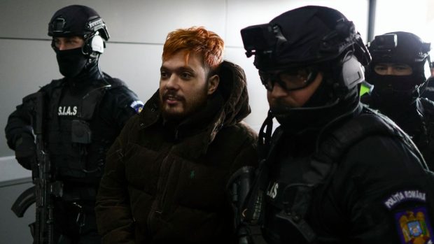 Tatăl unuia dintre agenții de penitenciar uciși în evadarea lui Mohamed Amra, revoltat de transferul criminalului: „E o lipsă de respect”