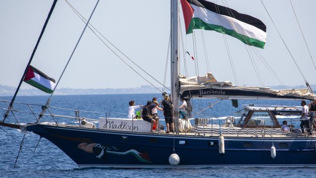 Armata israeliană a primit ordin să împiedice intrarea în Gaza a navei Madleen, pe care se află Greta Thunberg: „Întoarceţi-vă”