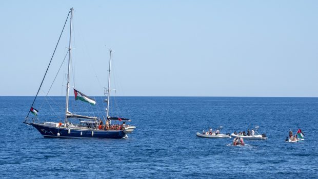 Nava Madleen a acostat în Israel. Care a fost primul lucru pe care Greta Thunberg și cei aflați la bord au fost puși să-l facă