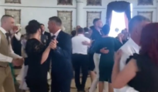 Reacția unui japonez după ce a mers la o nuntă românească: „Ar trebui să vă antrenați cu două luni înainte’’ I VIDEO  