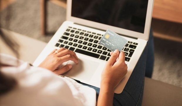 Taxă pe tranzacții bancare, modalitatea prin care  Guvernul vrea să îți ia până la 3 lei pentru fiecare operațiune