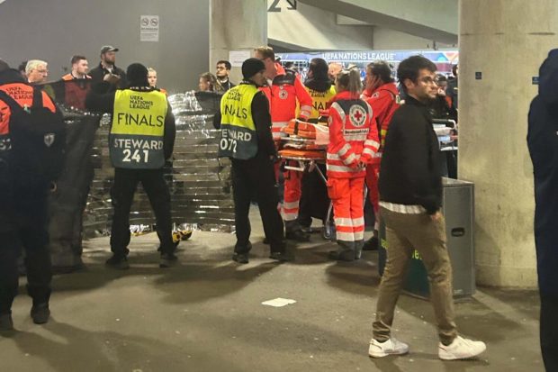 Suporterul care a murit la Munchen, în timpul finalei Ligii Na?iunilor, dup? ce a c?zut de la 8 metri, era român
