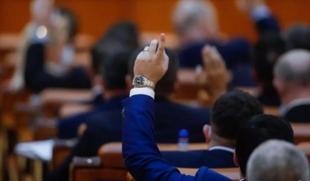 Câți dintre parlamentarii români primesc bani pentru cazare de la stat deși au proprietăți în București și în zona metropolitană