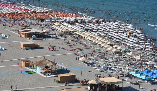 Un bărbat a căzut de pe o placă în mare, la 2 Mai şi a murit, în ciuda eforturilor de resuscitare