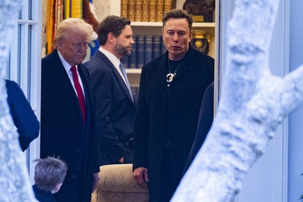 JD Vance insistă că Donald Trump nu se află pe lista infractorului sexual Jeffrey Epstein: „Nu a făcut nimic rău”