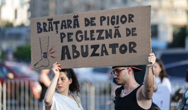 Protest în Piața Victoriei împotriva violenței de gen, după ce 26 de femei au fost ucise de partenerii lor în 2025