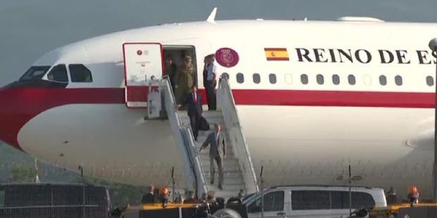 Regele Spaniei a ajuns în România. Felipe al VI-lea a călătorit cu un Airbus A310 VIP care a aterizat la Sibiu