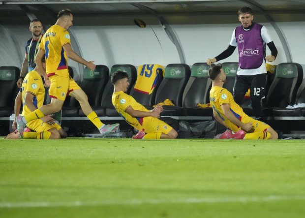 Programul Europeanului U19 2025 – rezultate și clasamente. România face spectacol cu Danemarca și se califică în semifinale