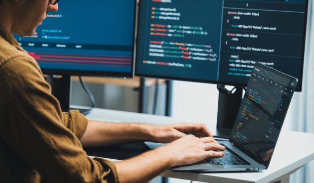 Tânăr IT-ist din Cluj nu-și găsește job, deși caută disperat: „Am primit inclusiv ghost la interviu fizic, când angajatorul n-a venit”