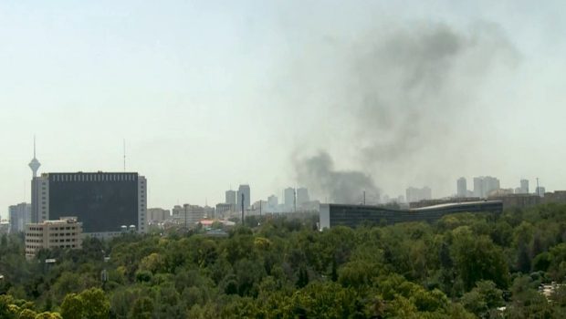 Israelul bombardează o închisoare în care sunt încarcerați opozanți și deținuți politici din Iran: „Nu știm dacă mai sunt în viață, suntem panicați”
