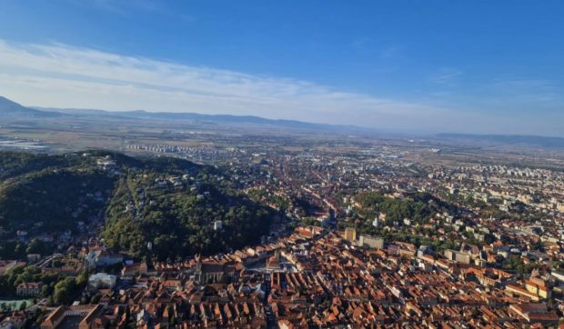 Viceprimarul Brașovului propune construirea unui skywalk din sticlă pe Tâmpa: „Mai mult decât o idee spectaculoasă”
