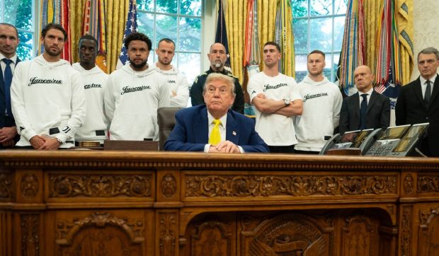 Întrebările incomode ale lui Donald Trump i-au pus în încurcătură pe fotbaliștii de la Juventus, care vizitau Casa Albă