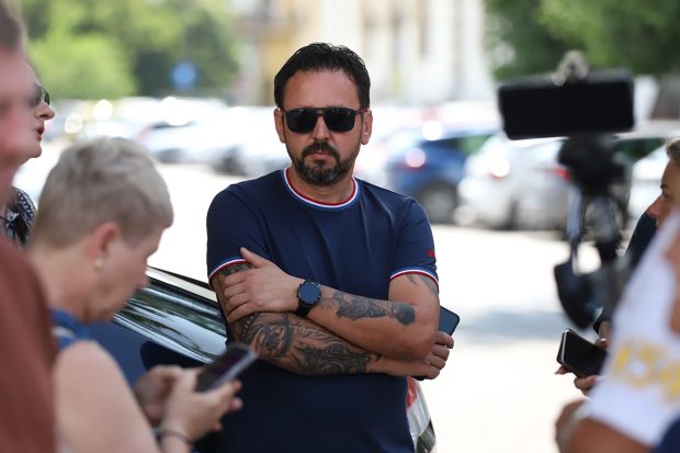 Tatăl lui Sebi Olariu, tânărul mort în accidentul de la 2 Mai, dă în judecată Ministerul de Interne: „Dacă polițiștii nu-l lăsau să plece pe Vlad Pascu, băiatul meu era lângă mine acum!”
