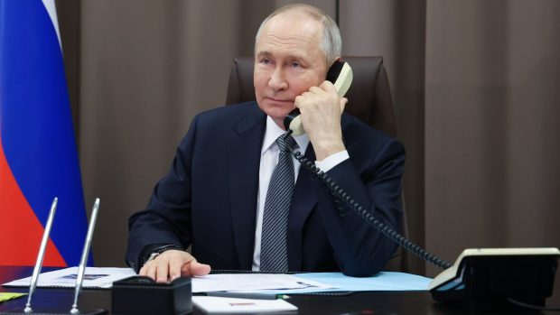 Vladimir Putin se oferă să facă pace între Iran și Israel, după ce a condamnat atacurile din Teheran