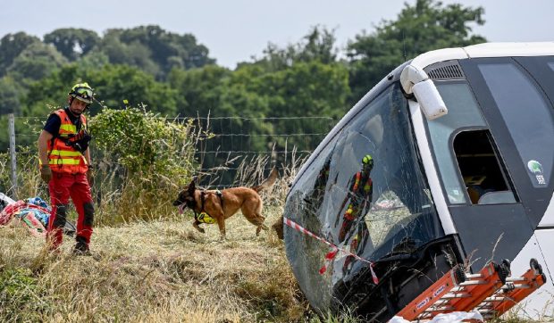 Patru morți într-un autocar în care erau zeci de copii ucraineni, în vizită în Franța. Peste 40 de victime la spital
