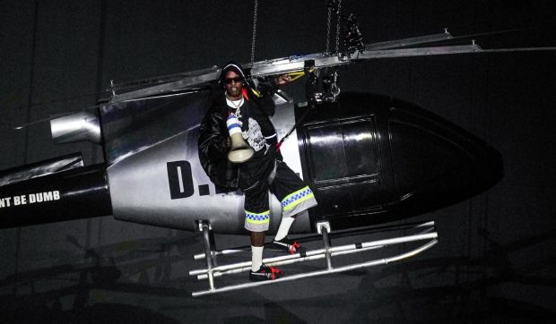 Imagine Stire A$AP Rocky a făcut show pe scena de la Beach, please! 2025. Artistul a transmis un mesaj despre rasism | 2review.ro