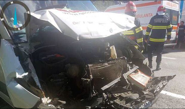 Huda prometna nesreča v Romuniji: udeležen kombi in tovornjak