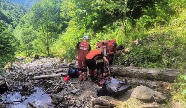 Cadavrul găsit de un cioban într-o râpă, în Munții Maramureșului, este al unui ucrainean care a încercat să scape de război