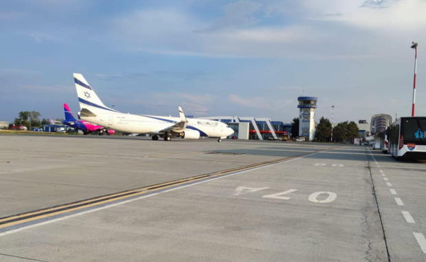 Aeroportul Craiova va avea un nou parc fotovoltaic. Proiect de peste 15 milioane de lei
