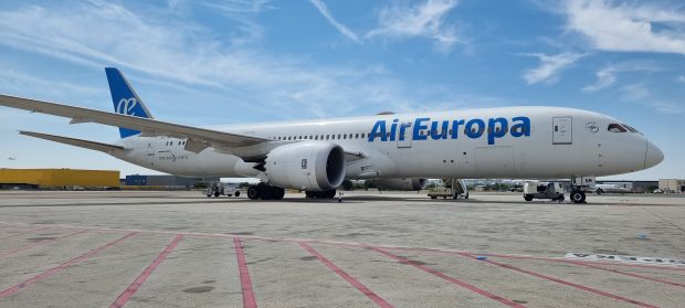 Un zbor Air Europa de Madrid cu 272 de pasageri la bord a făcut două aterizări de urgență, în decurs de 4 ore, la Asuncion. Ce este codul „PAN-PAN”