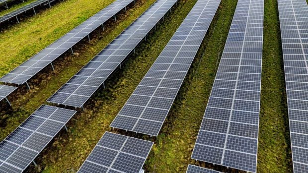 Al doilea parc fotovoltaic dezvoltat de nepotul lui Ciolacu, finanțat parțial din PNRR și apoi vândut, va primi autorizare. Când va vinde energie electrică