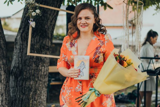Amalia Nicola, scriitoare și mamă de copil cu dizabilități: „Fiul meu a fost mort câteva minute. Și și-a revenit. Nu mă mai sperie nimic”