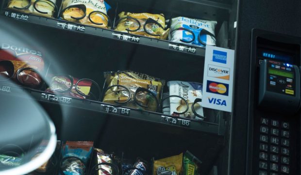 AI-ul Claudius de la Anthropic a fost „manager de automat” timp de o lună: cum a ajuns să ofere produse gratis clienților și cât de aproape a fost de faliment