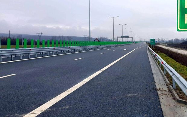 S-a închis Autostrada A1, iar șoferii merg prin sate cu nervii întinși la maximum: „Dacă ești prost de mic, când ești mare doar te joci”