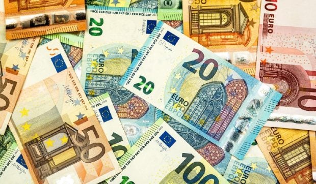 Concurs între graficienii europeni: cine va decide cum vor arăta viitoarele bancnote euro