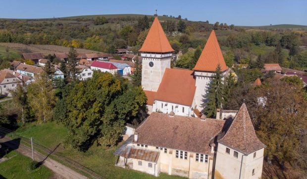Locuitorii din Sibiu nu vor să renunțe la titlul de „inima ţării”, deși centrul României este în județul Braşov