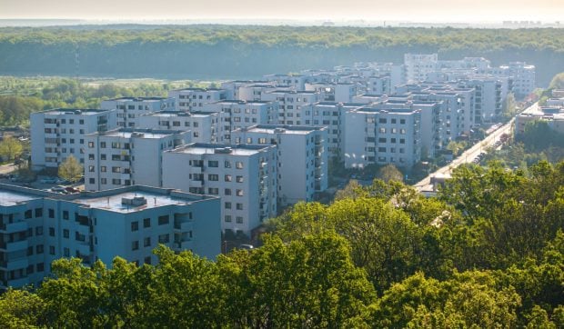 România are milioane de locuințe neocupate, dar chiriile cresc. Experții explică realitatea din spatele cifrelor INS