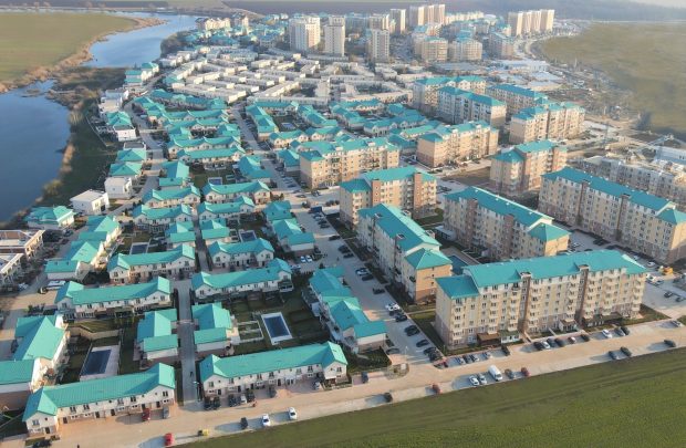 Cosmopolis a crescut vânzările cu aproximativ 30% datorită interesului pentru urbanism integrat și facilități educaționale de top