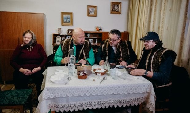 Sorin Bontea, Florin Dumitrescu și Cătălin Scărlătescu, puși la punct de bunica Sultănica: „La MasterChef ziceți că o trageți la tigaie”