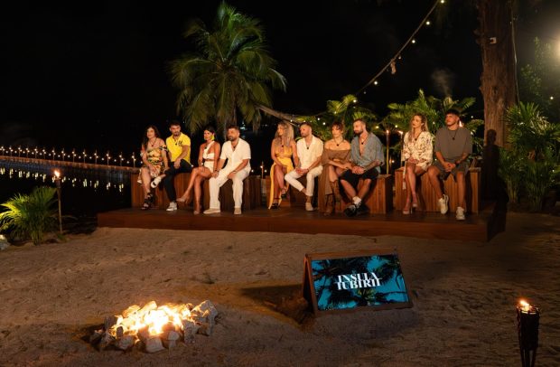 Imagine Stire „Insula Iubirii”, 21 iulie 2025. Cuplurile au ajuns în Thailanda și au avut parte de prima ceremonie a focului. De ce seara s-a încheiat cu lacrimi | 2review.ro