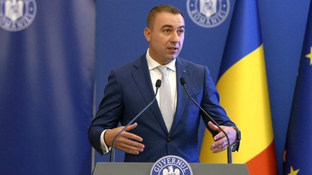 De ce nu pot fi tăiate ușor salariile directorilor de la stat. Bogdan Ivan a explicat câți bani ar pierde România din PNRR