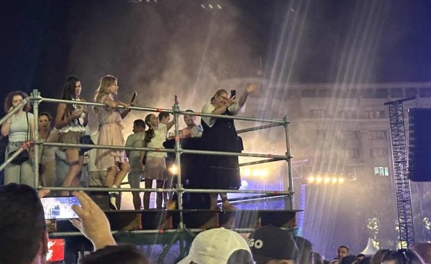 Gestul făcut de Diana Șoșoacă la finalul concertului susținut de Jennifer Lopez în Piața Constituției din București