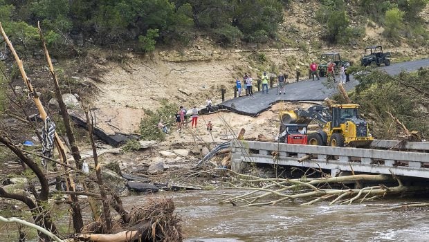 Teoriile conspirației după inundațiile din Texas: CEO-ul Rainmaker, compania care însămânțează nori, e acuzat că a cauzat ploile devastatoare. Cum se apără