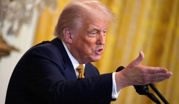 Donald Trump cere câte 250 de dolari de la milioane de vizitatori care intră în Statele Unite cu o viză „nonimigrant”