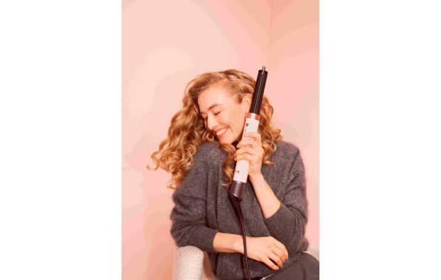 Dyson promite coafuri revoluționare cu noul Airwrap Co-anda 2x – multi-styler și uscător de păr de ultimă generație